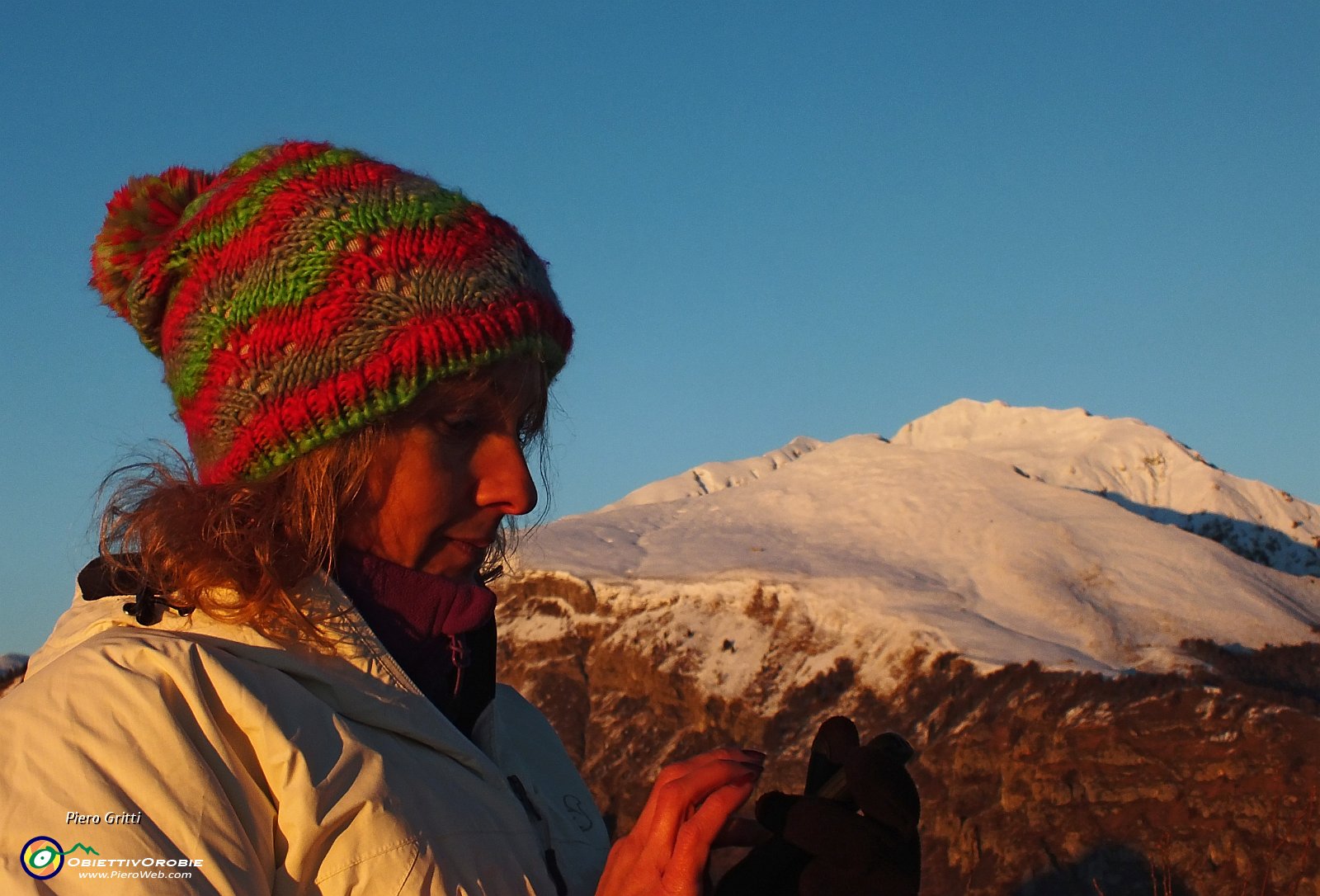 32 Sara con vista in Menna.JPG
